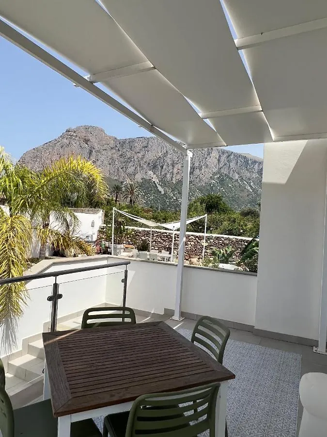 Rosalia Homestay - Levante Apartment Cinisi 0*,  Italy